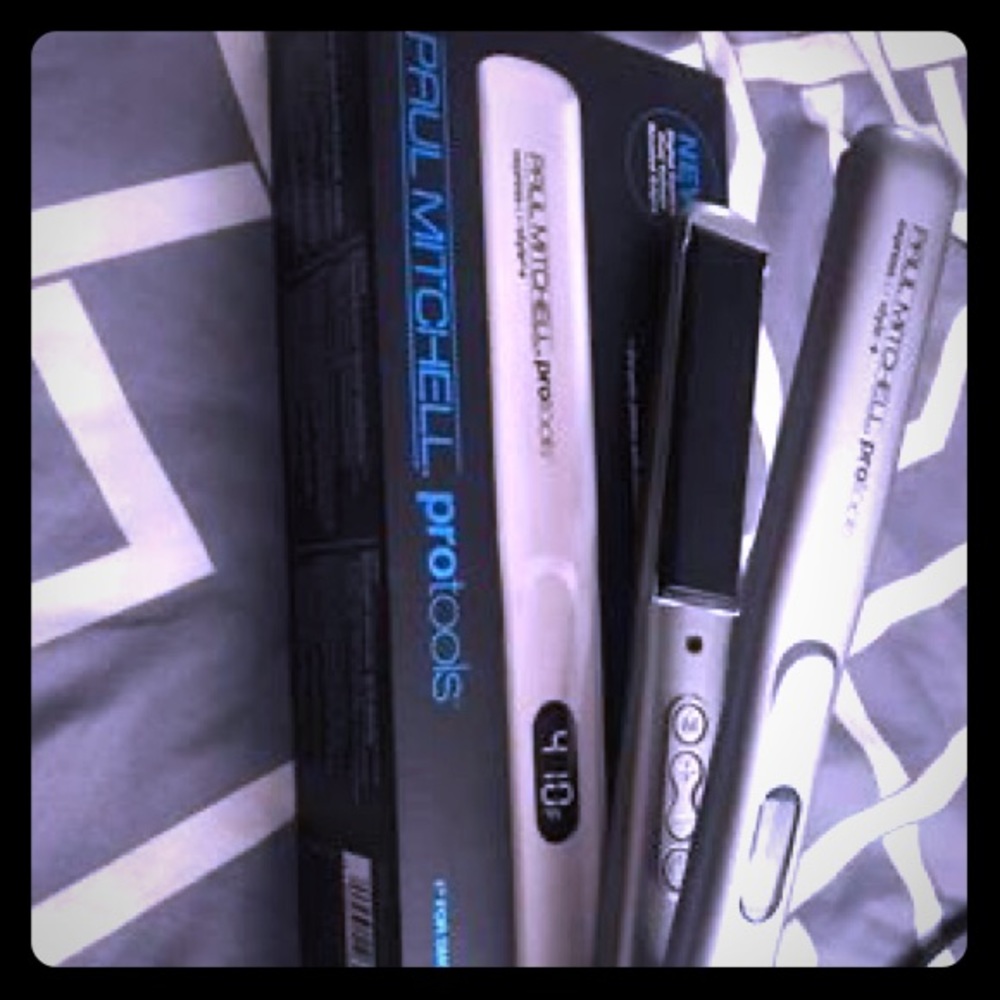 Flat iron straightener